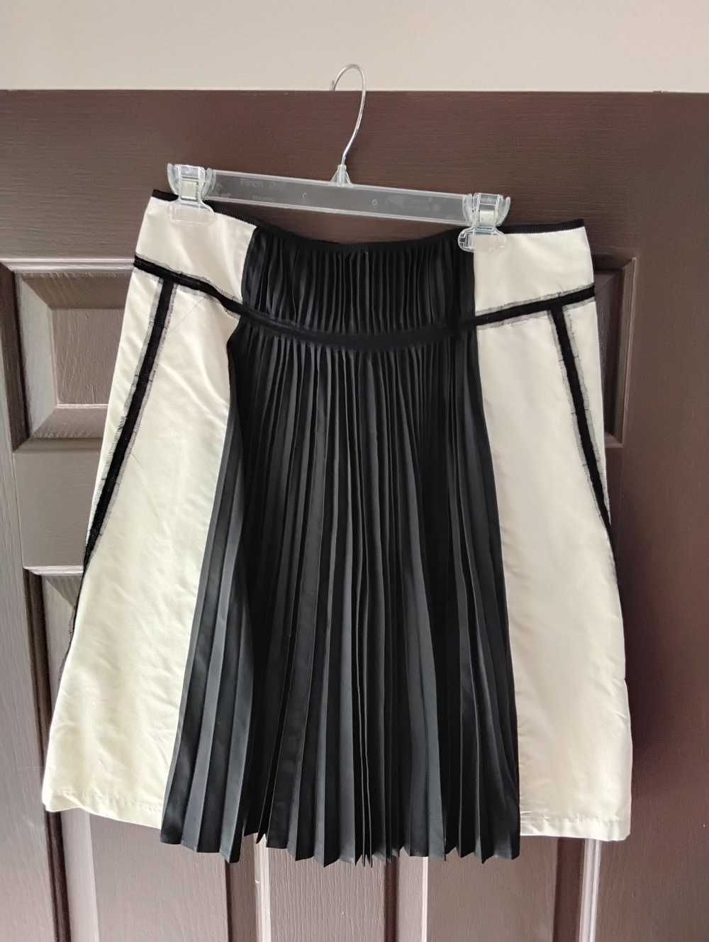 Lida Baday Black and Off White Pleated Panel Skirt Size 8